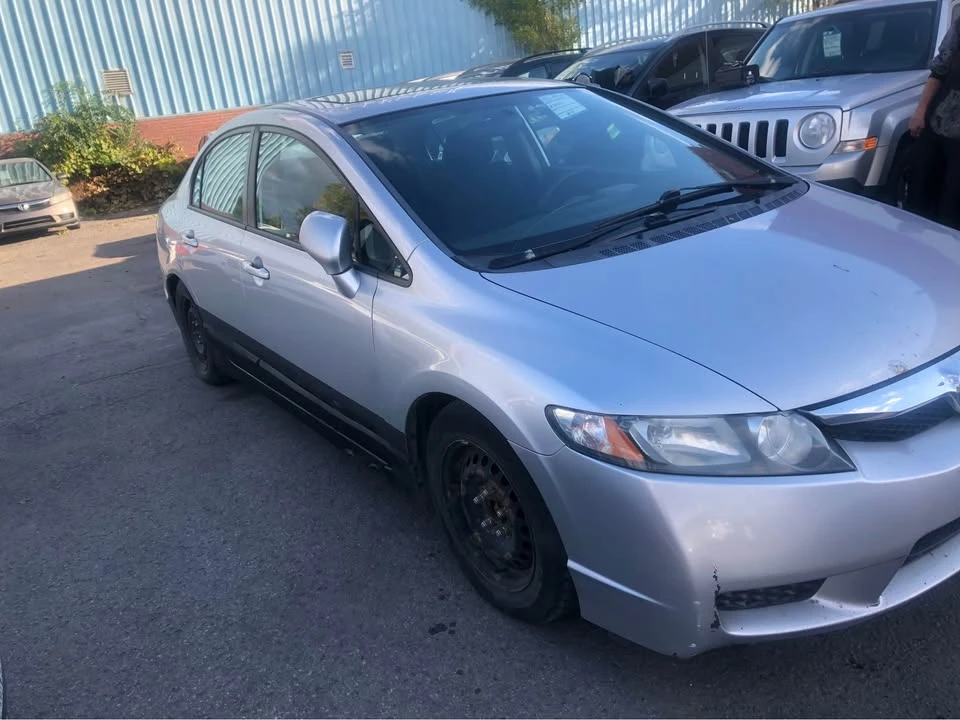 2011 Honda Civic 8th Gen - Image 3 of 7
