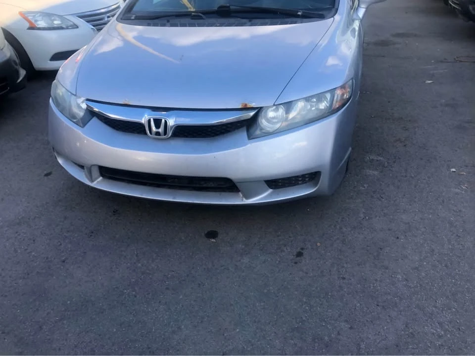 2011 Honda Civic 8th Gen - Image 2 of 7