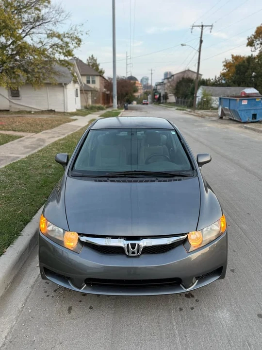 2011 Honda Civic 8th Gen - Image 8 of 16
