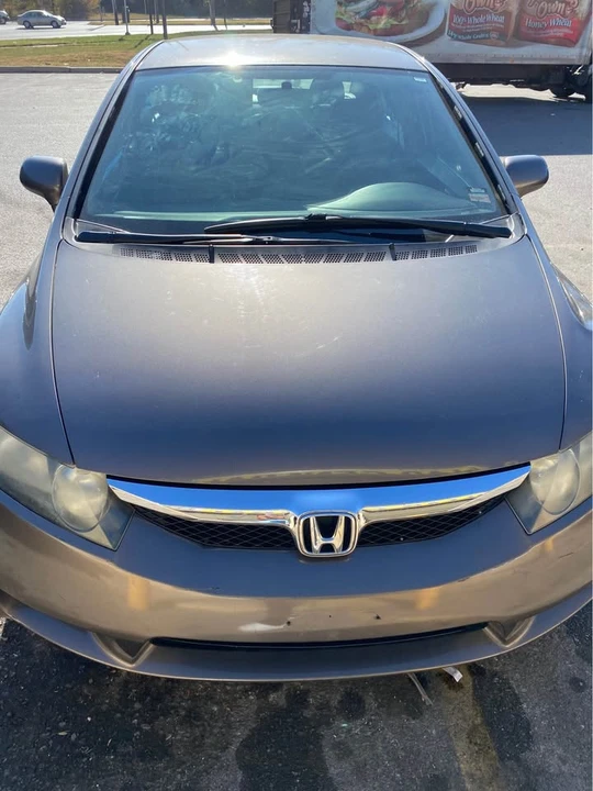 2011 Honda Civic 8th Gen - Image 3 of 7