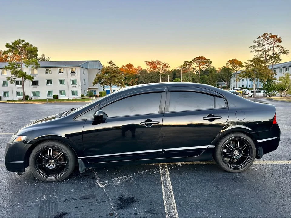2011 Honda Civic 8th Gen - Image 4 of 12
