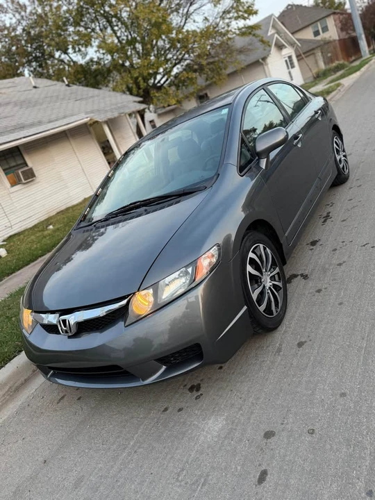 2011 Honda Civic 8th Gen - Image 6 of 16