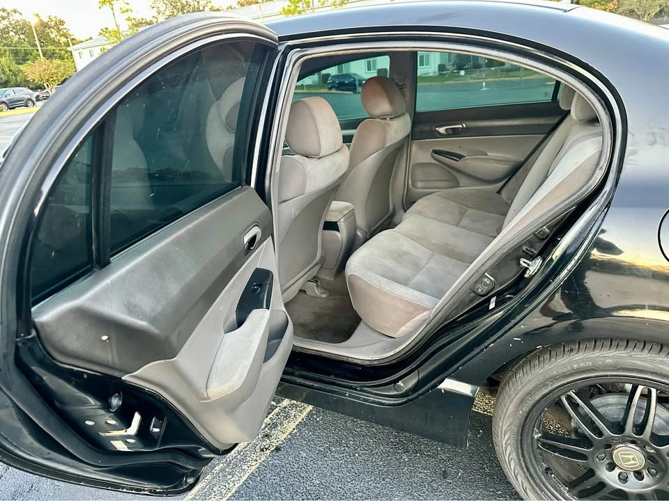 2011 Honda Civic 8th Gen - Image 11 of 12