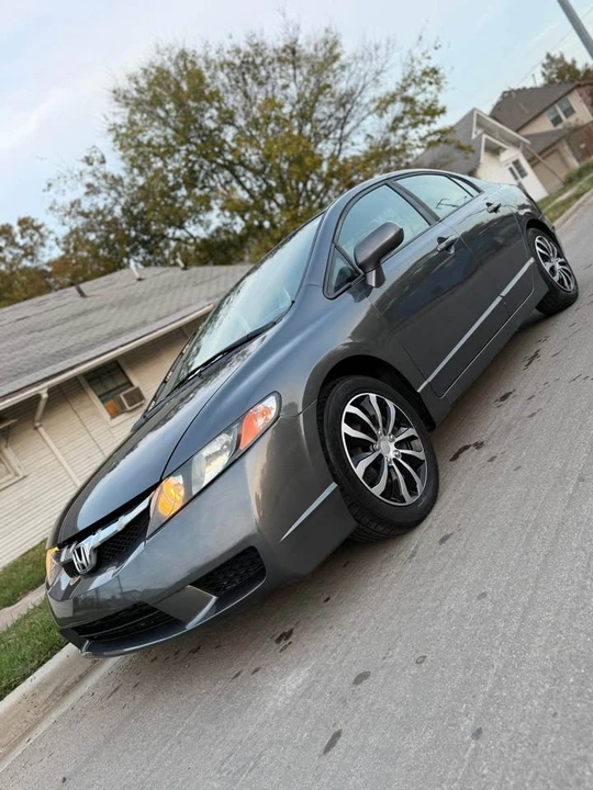 2011 Honda Civic 8th Gen - Image 9 of 16