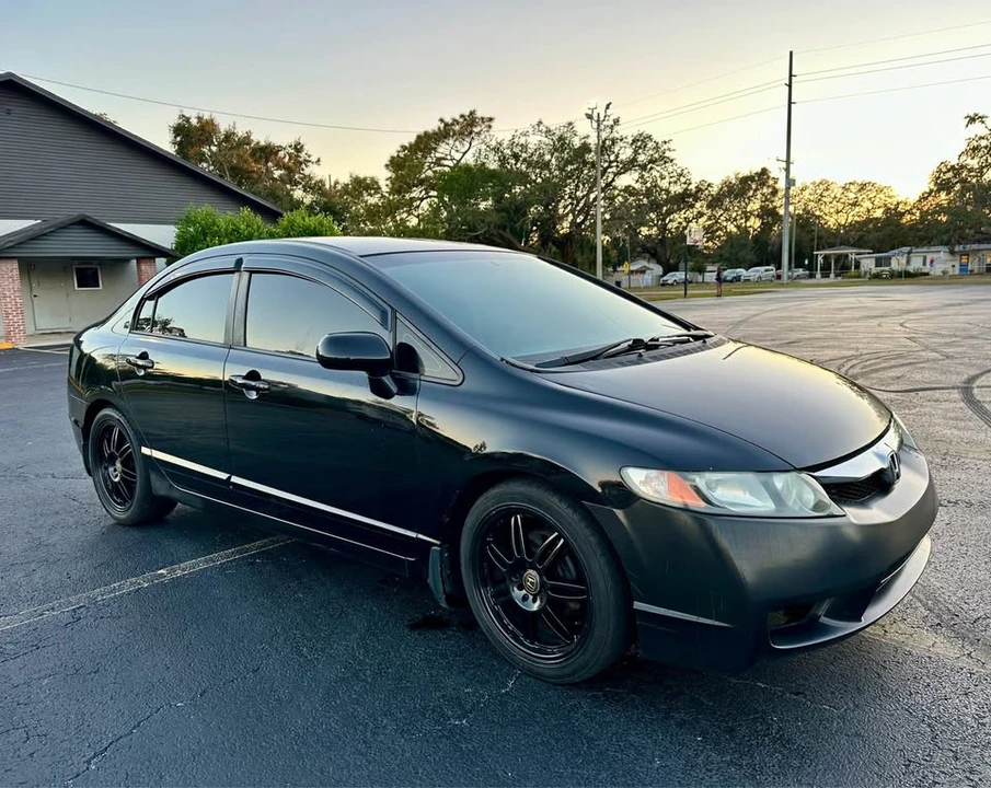 2011 Honda Civic 8th Gen - Image 2 of 12