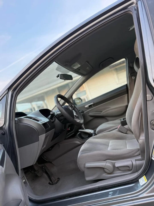 2011 Honda Civic 8th Gen - Image 10 of 16