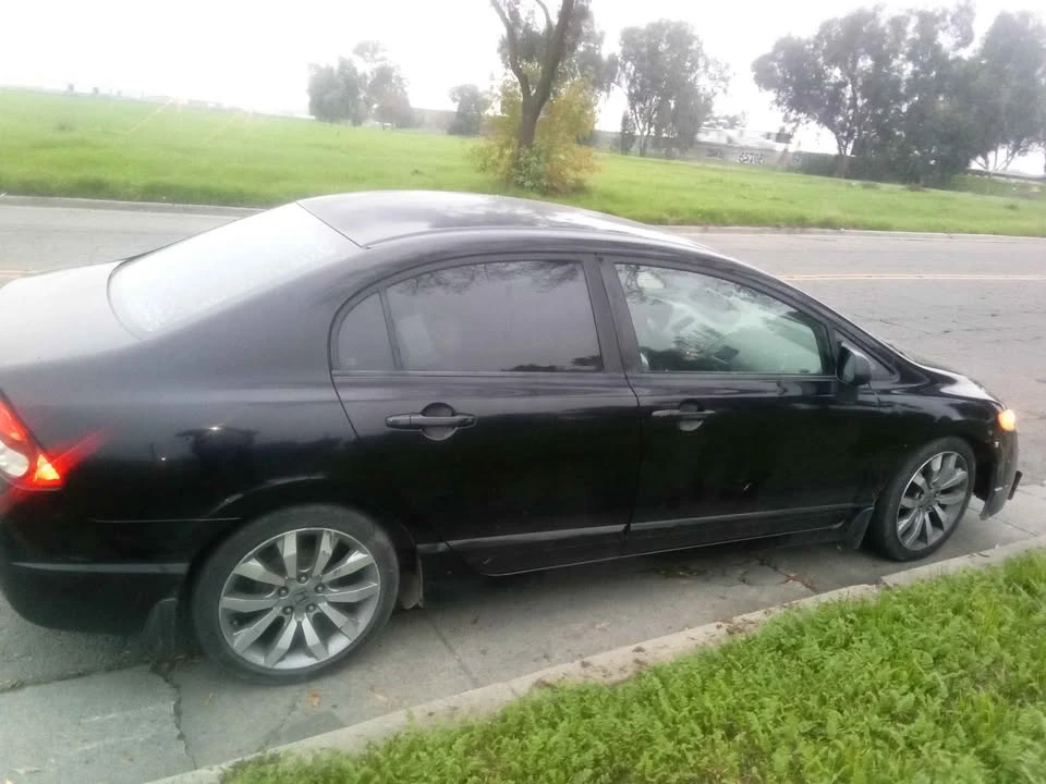2011 Honda Civic 8th Gen - Image 2 of 5