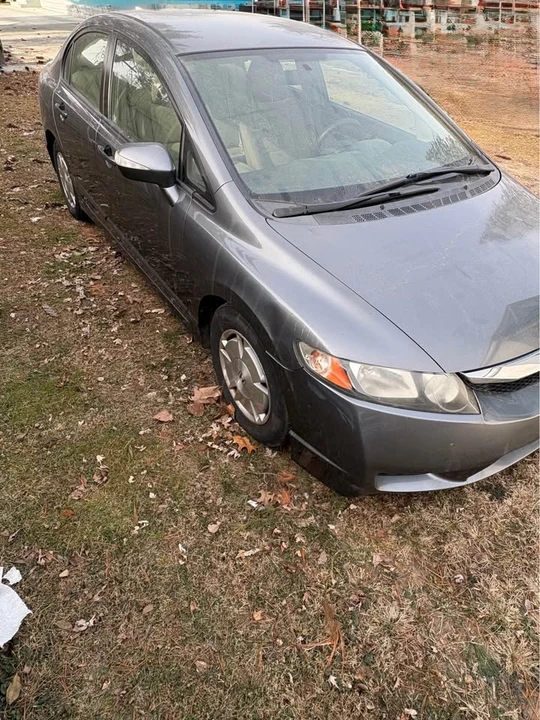 2011 Honda Civic 8th Gen - Image 3 of 7