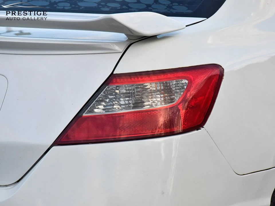 2011 Honda Civic 8th Gen - Image 8 of 18