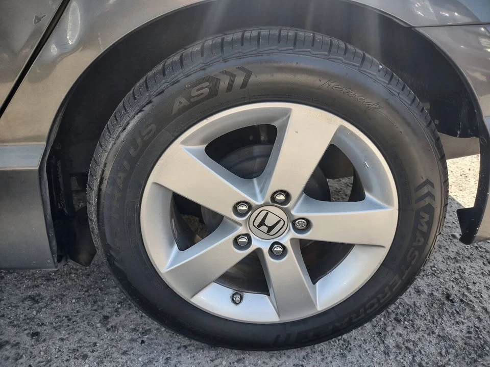 2011 Honda Civic 8th Gen - Image 8 of 16