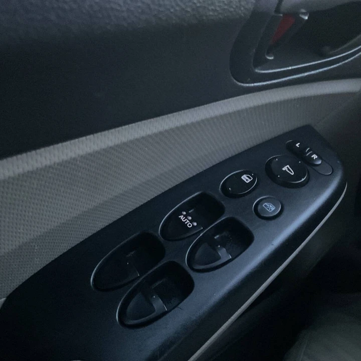 2011 Honda Civic 8th Gen - Image 16 of 20