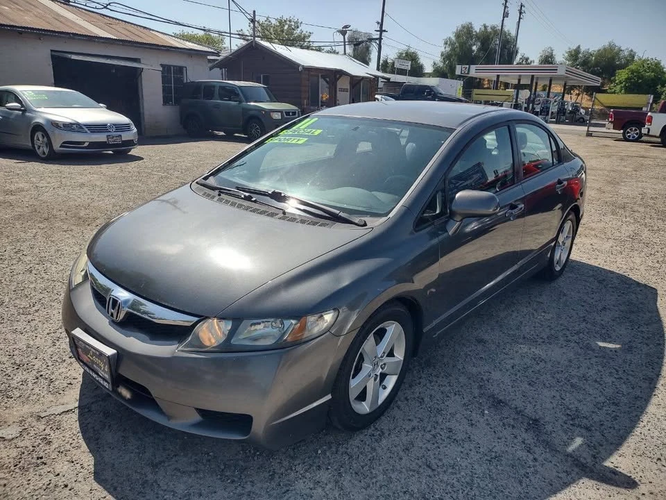 2011 Honda Civic 8th Gen - Image 3 of 16