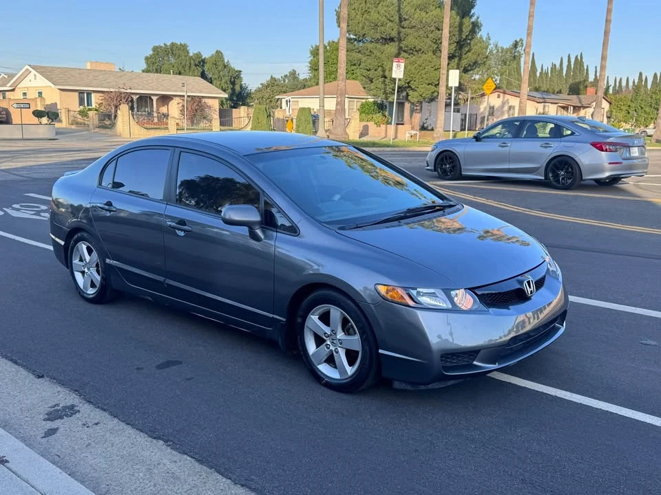2011 Honda Civic 8th Gen - Image 2 of 12