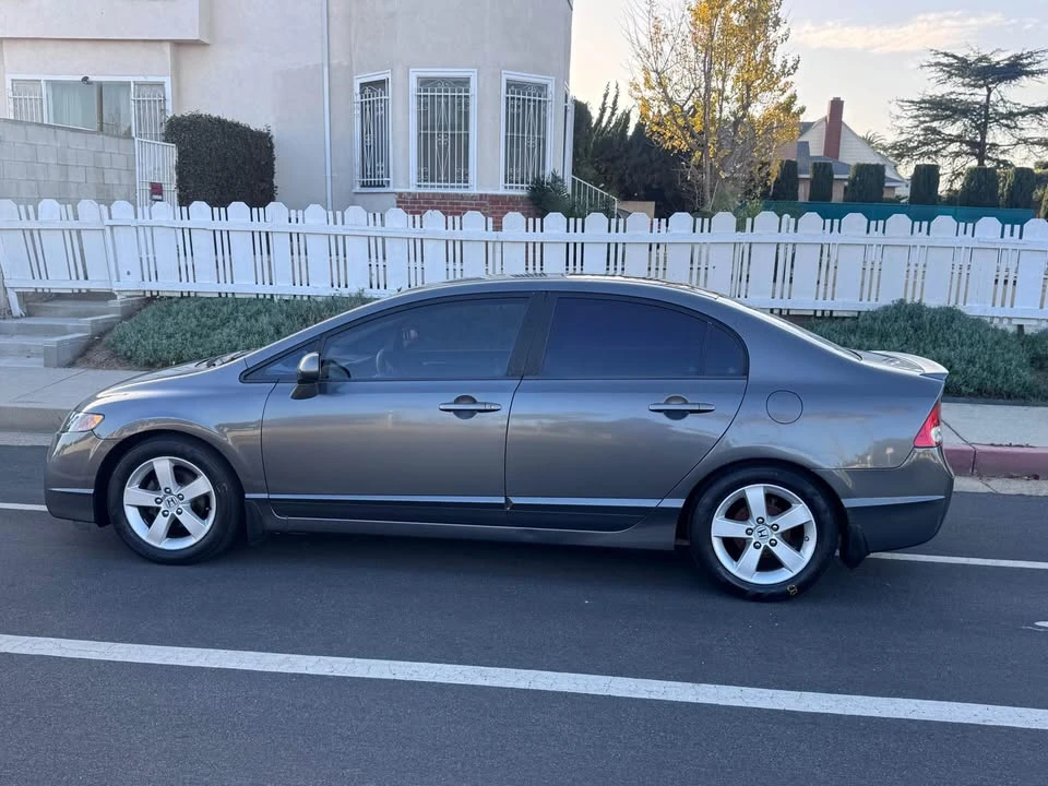 2011 Honda Civic 8th Gen - Image 4 of 12