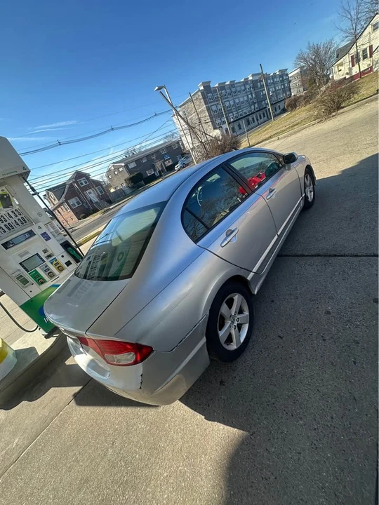 2011 Honda Civic 8th Gen - Image 8 of 12