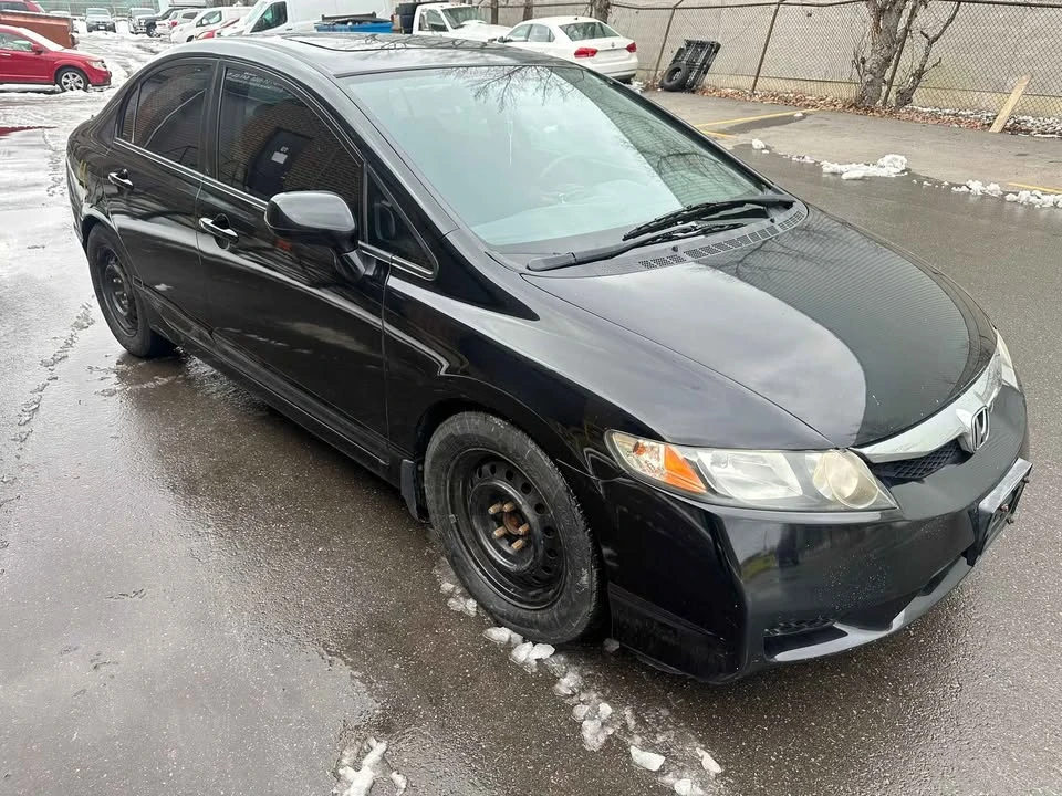 2011 Honda Civic 8th Gen - Image 2 of 5