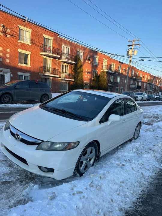 2011 Honda Civic 8th Gen - Image 4 of 4