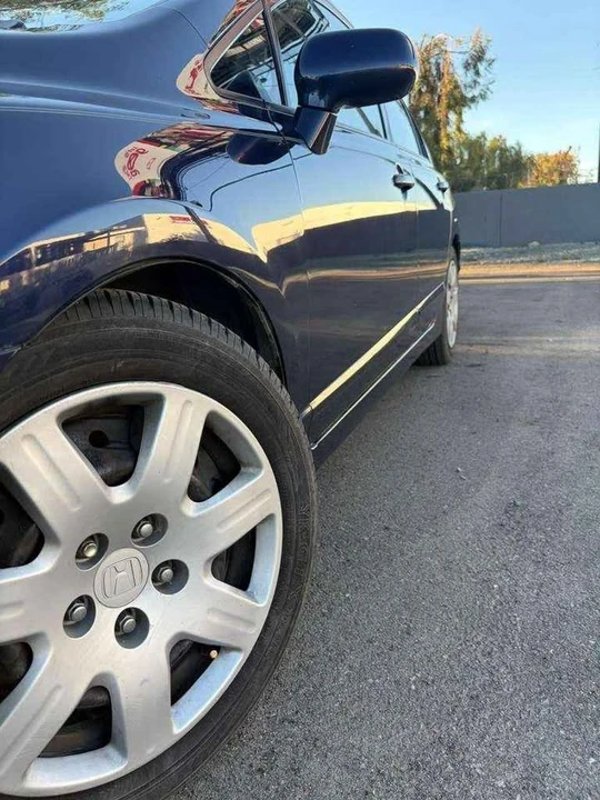 2011 Honda Civic 8th Gen - Image 4 of 9