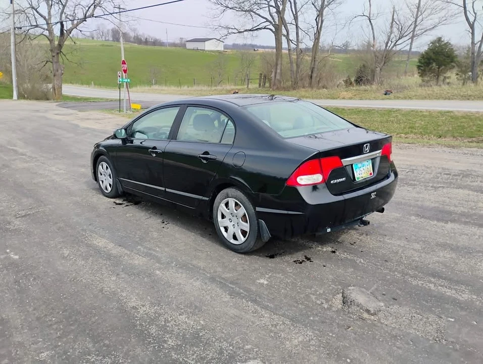 2011 Honda Civic 8th Gen - Image 17 of 19