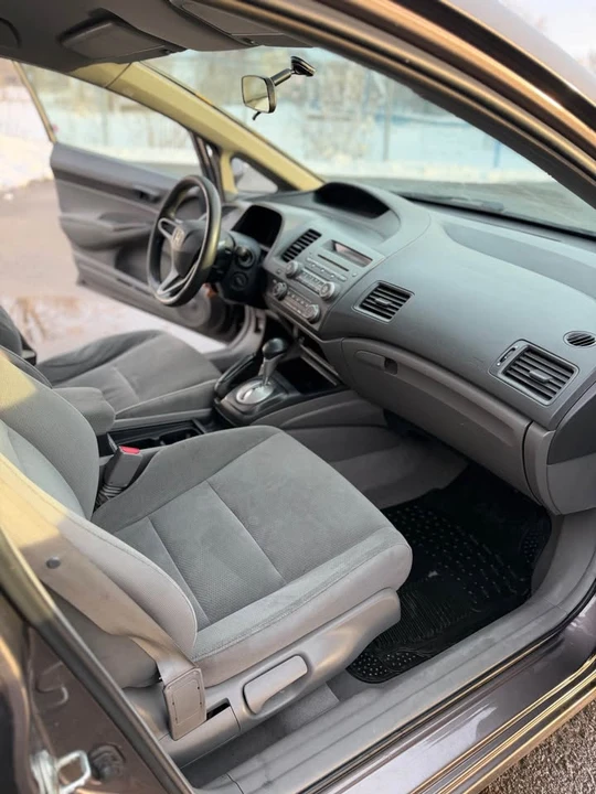 2011 Honda Civic 8th Gen - Image 16 of 18