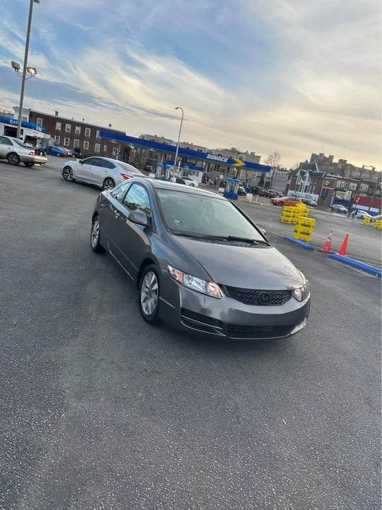 2011 Honda Civic 8th Gen - Image 3 of 10