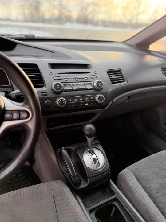 2011 Honda Civic 8th Gen - Image 12 of 18