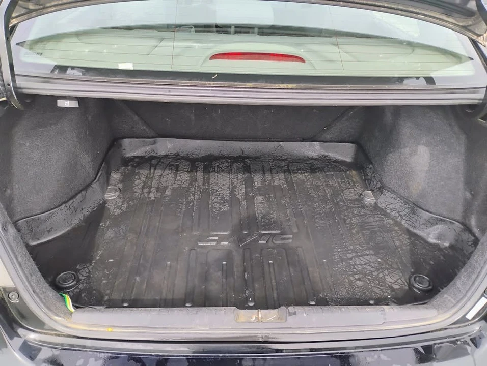 2011 Honda Civic 8th Gen - Image 18 of 19