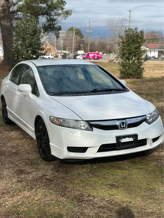 2011 Honda Civic 8th Gen - Image 3 of 14