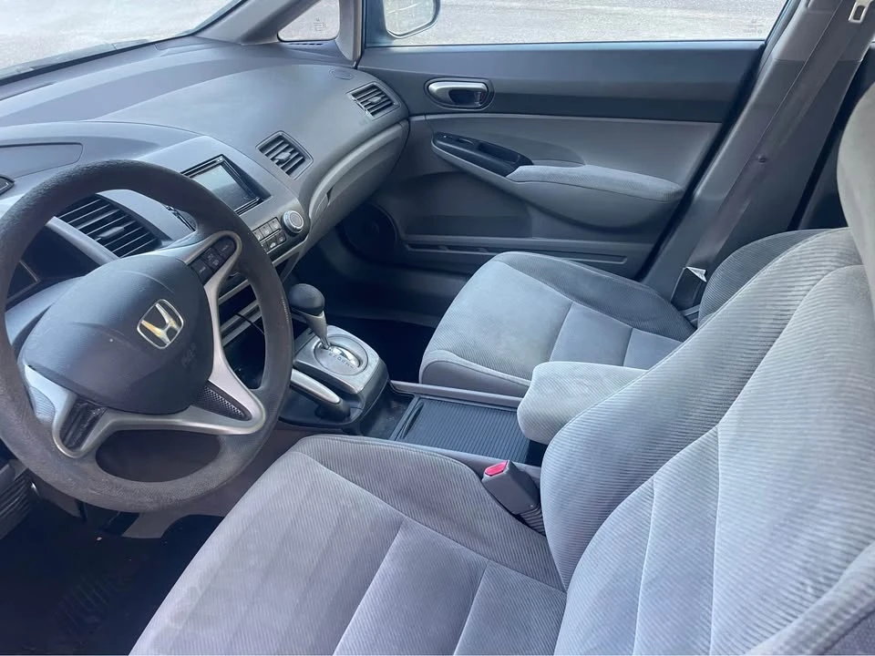 2011 Honda Civic 8th Gen - Image 2 of 4
