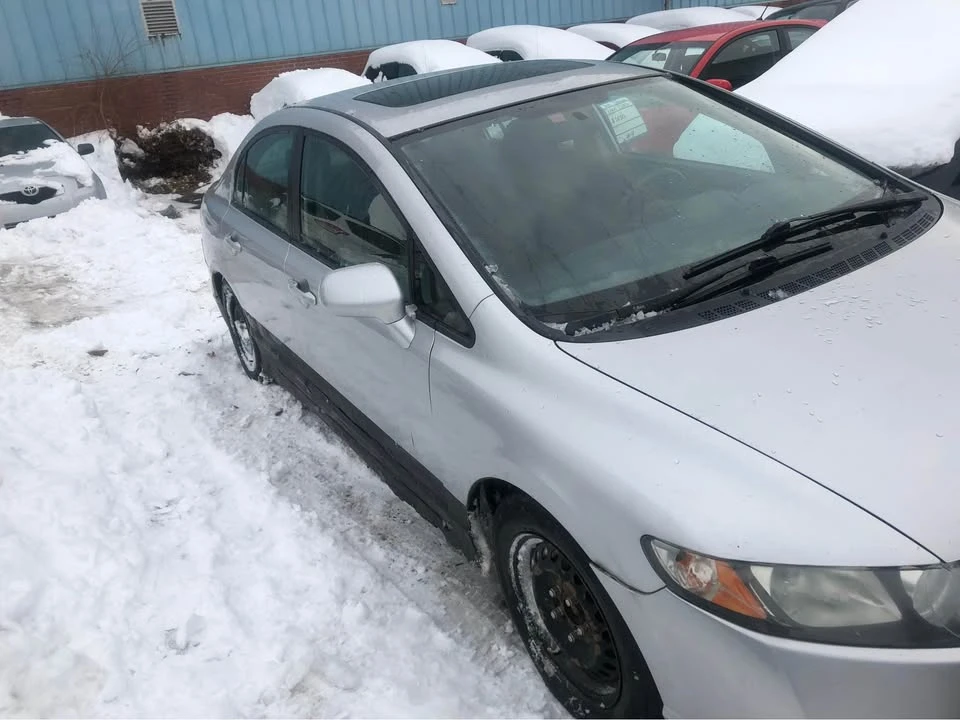 2011 Honda Civic 8th Gen - Image 3 of 6