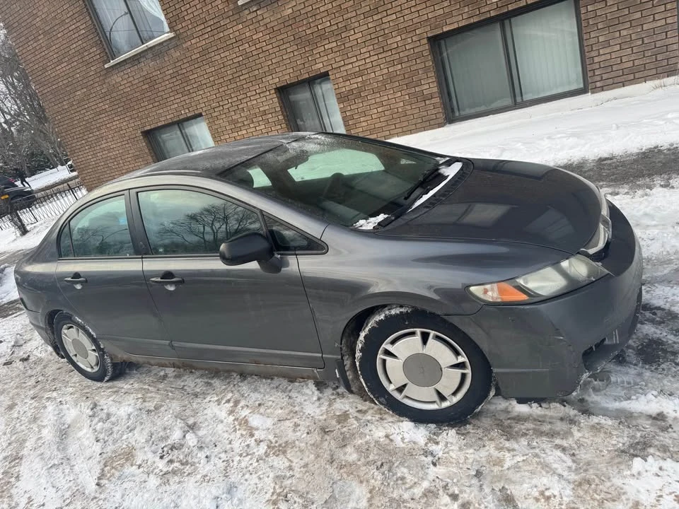 2011 Honda Civic 8th Gen - Image 2 of 5