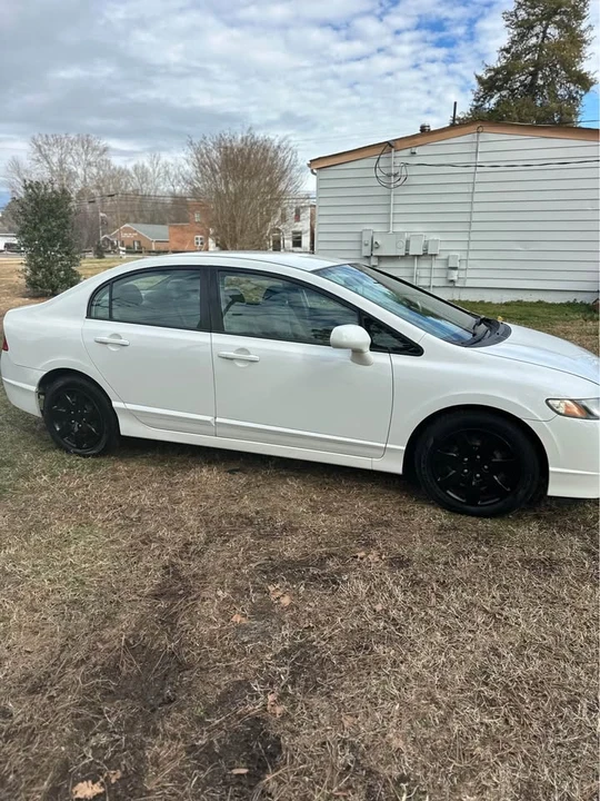 2011 Honda Civic 8th Gen - Image 9 of 14