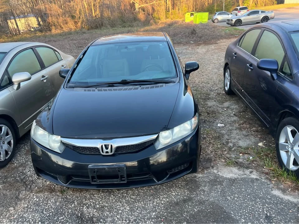 2011 Honda Civic 8th Gen - Image 2 of 9