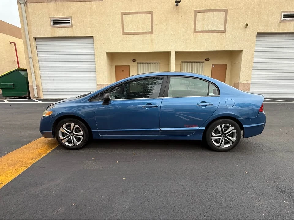 2011 Honda Civic 8th Gen - Image 3 of 11