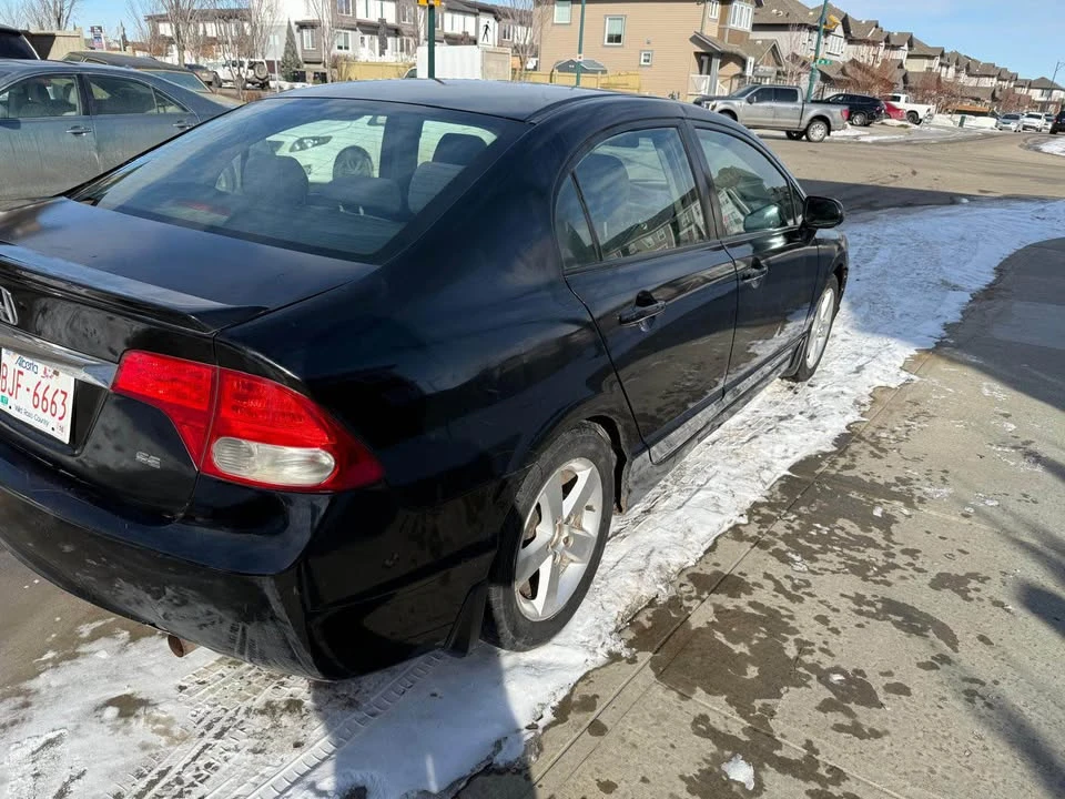 2011 Honda Civic 8th Gen - Image 3 of 8