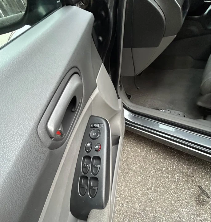 2011 Honda Civic 8th Gen - Image 7 of 7