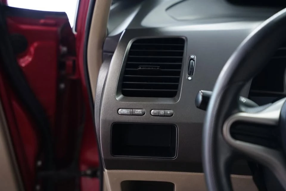 2011 Honda Civic 8th Gen - Image 16 of 17