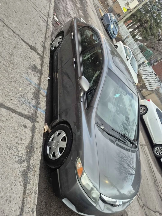 2011 Honda Civic 8th Gen - Image 3 of 6
