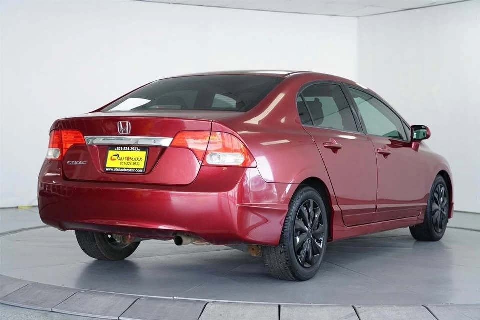 2011 Honda Civic 8th Gen - Image 7 of 17