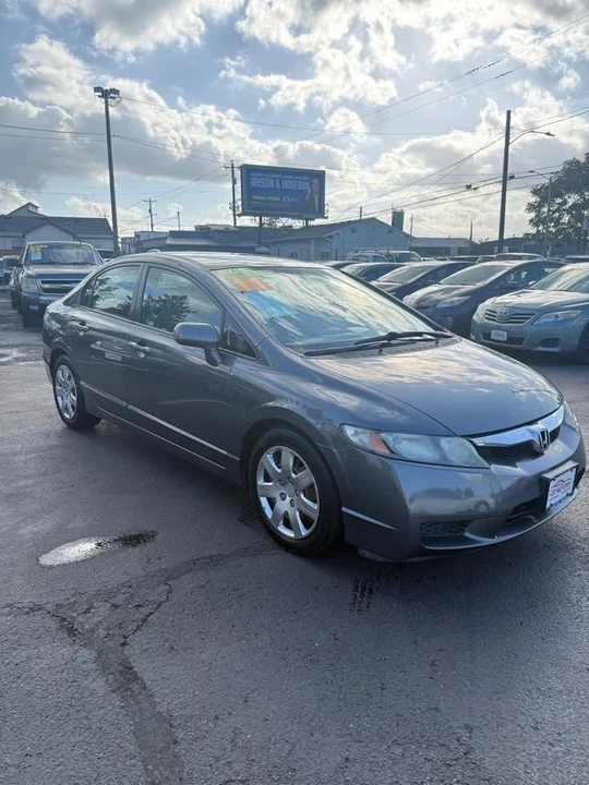 2011 Honda Civic 8th Gen - Image 3 of 11