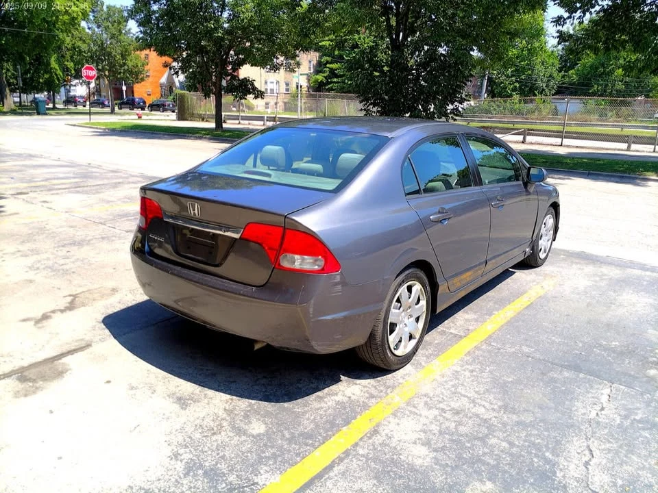 2011 Honda Civic 8th Gen - Image 8 of 20
