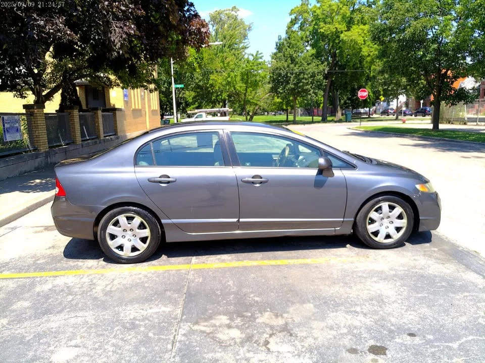 2011 Honda Civic 8th Gen - Image 10 of 20