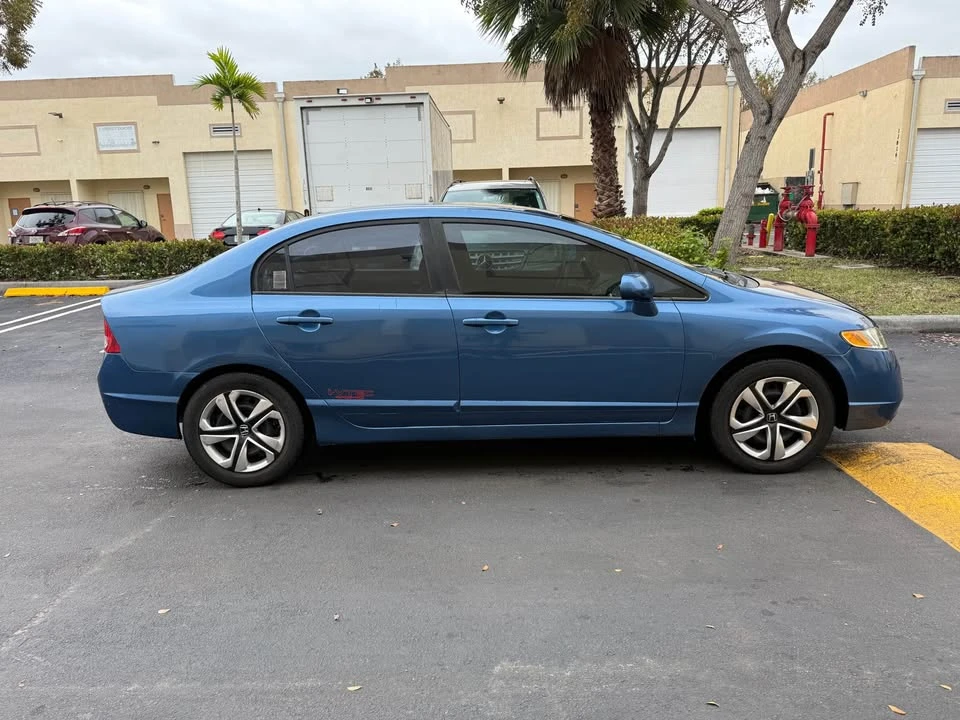 2011 Honda Civic 8th Gen - Image 4 of 11