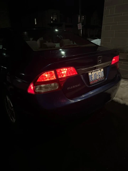 2011 Honda Civic 8th Gen - Image 2 of 7