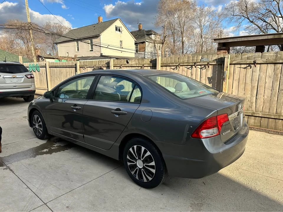 2011 Honda Civic 8th Gen - Image 3 of 12