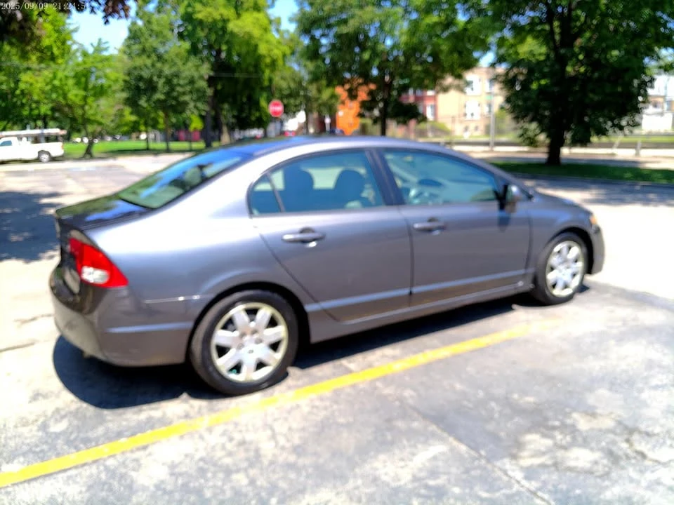 2011 Honda Civic 8th Gen - Image 9 of 20
