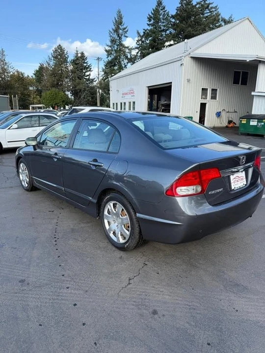 2011 Honda Civic 8th Gen - Image 7 of 11