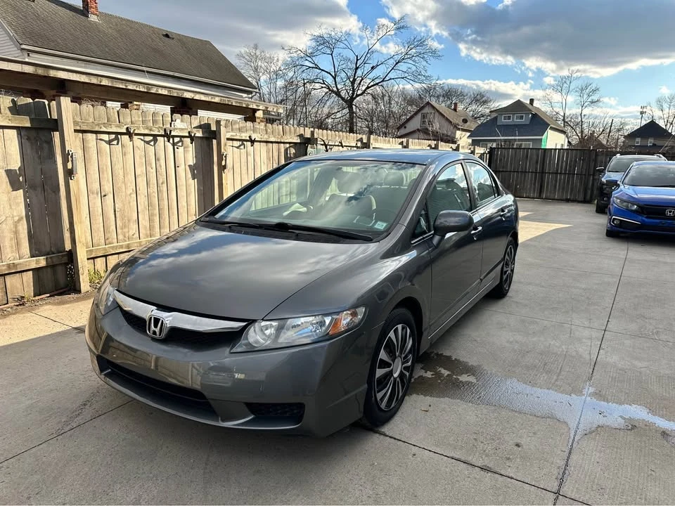 2011 Honda Civic 8th Gen - Image 2 of 12