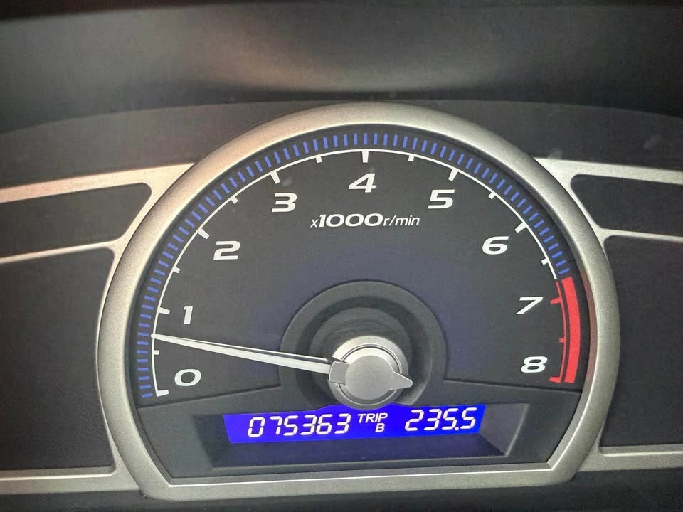2011 Honda Civic 8th Gen - Image 7 of 15