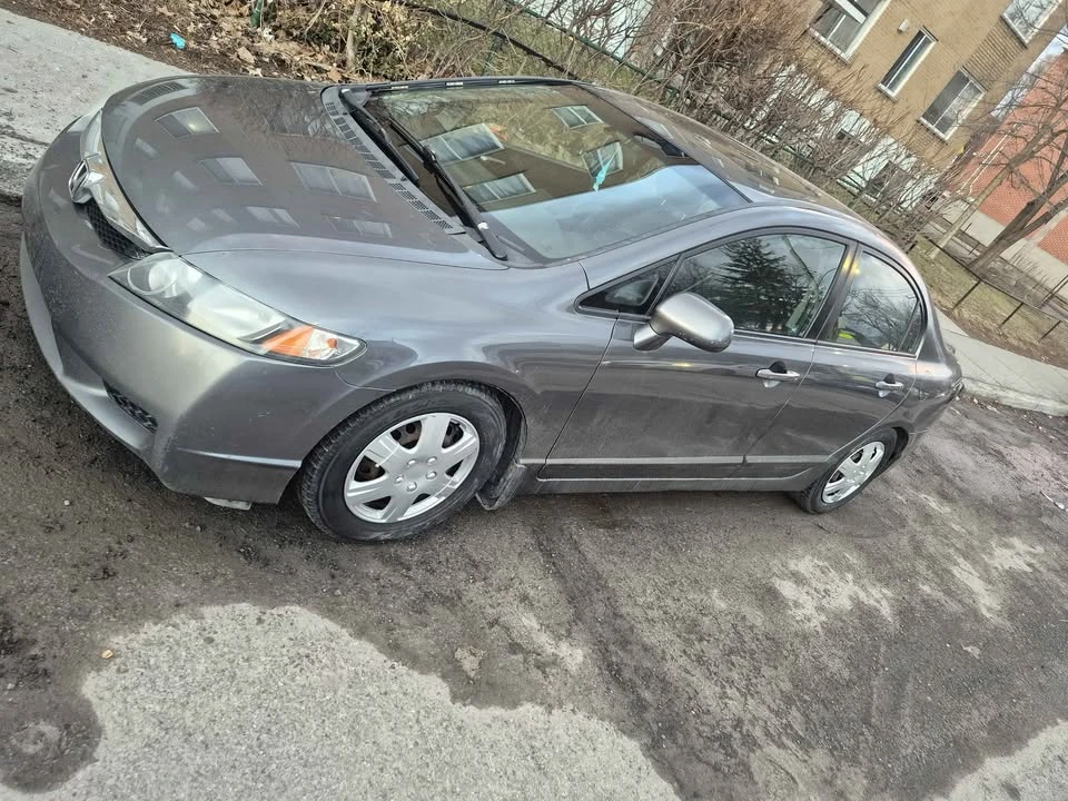 2011 Honda Civic 8th Gen - Image 2 of 6